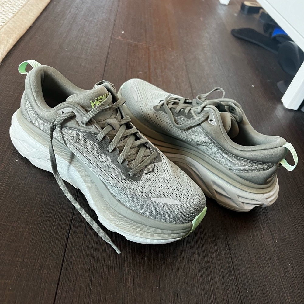 Hoka bondi 8 olive size 8.5